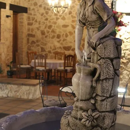 Rosales De Isabel Country house *